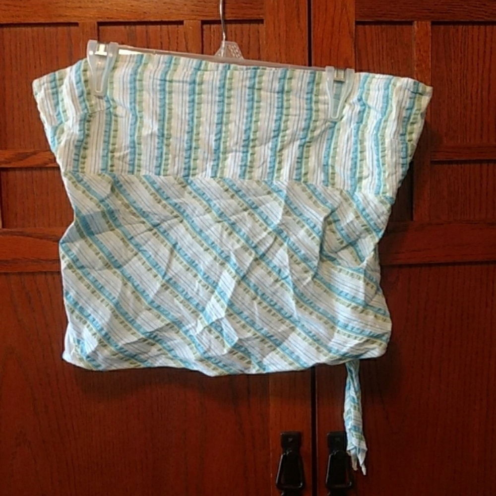 Juniors size XL shirt